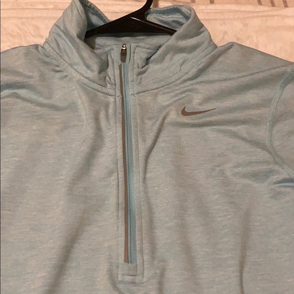 NIKE || Light Blue Dri-Fit - Picture 2 of 5
